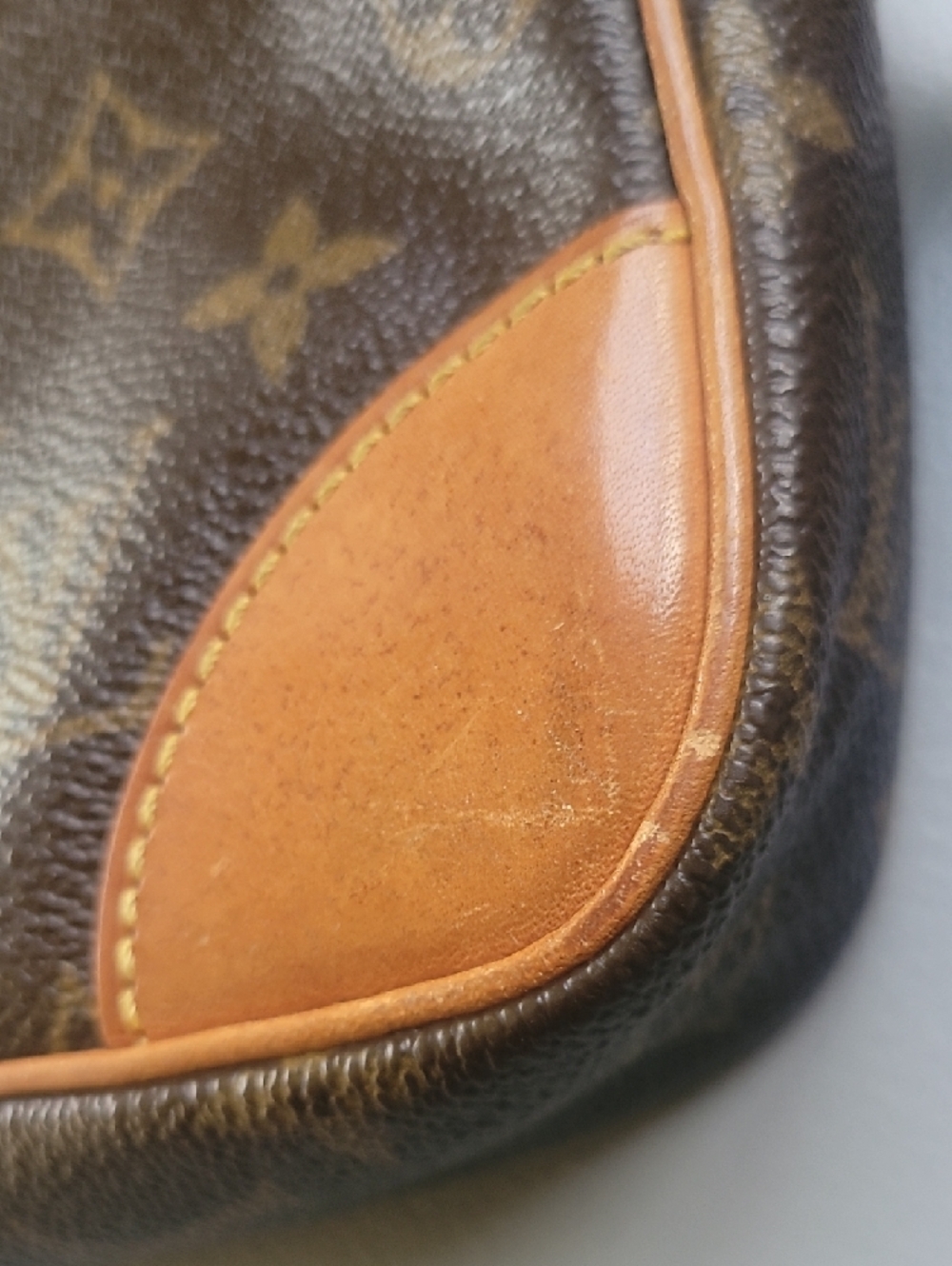 Louis Vuitton Marly Dragonne Monogram Clutch GM - Picture 9 of 16